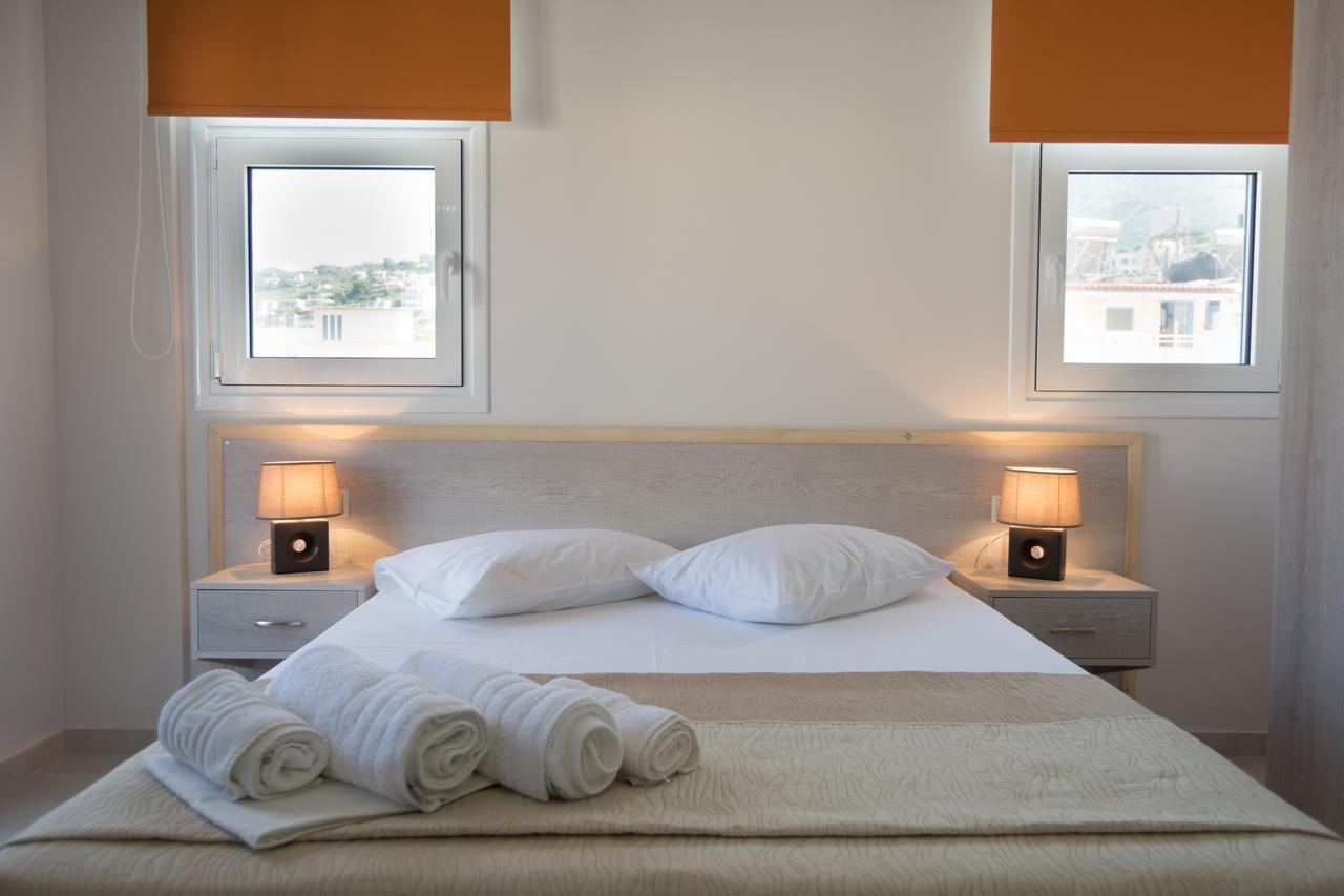 Aparthotel Sirena Superior à Agia Pelagia  Extérieur photo